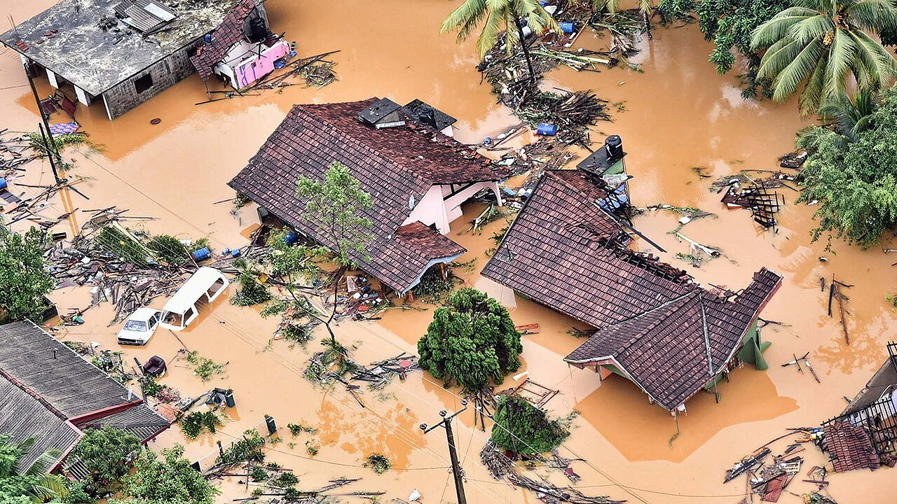 Maison noyées par les inondations au Sri Lanka